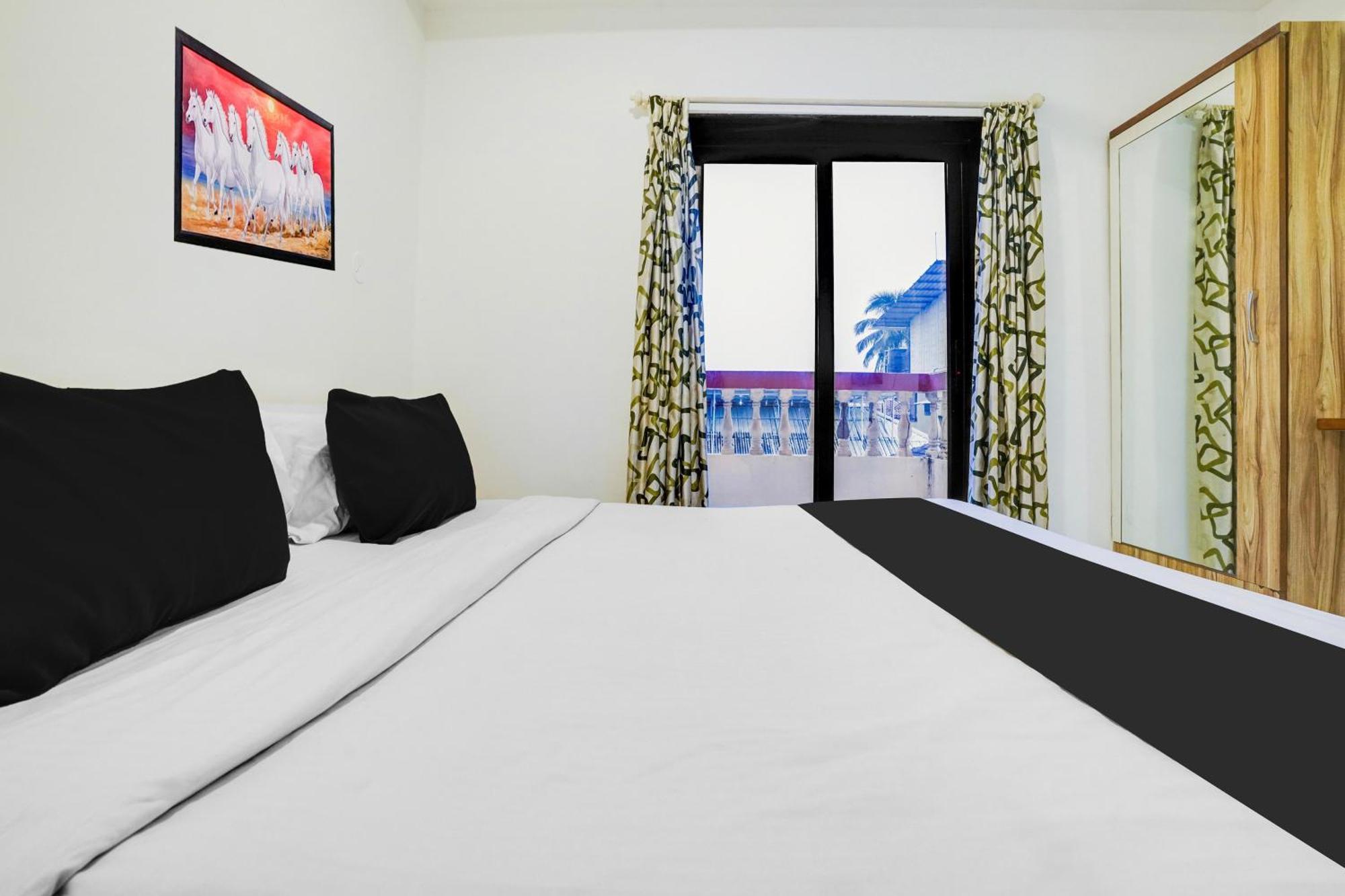 Super Townhouse Calangute - Baga Circle Formerly Park Avenue المظهر الخارجي الصورة